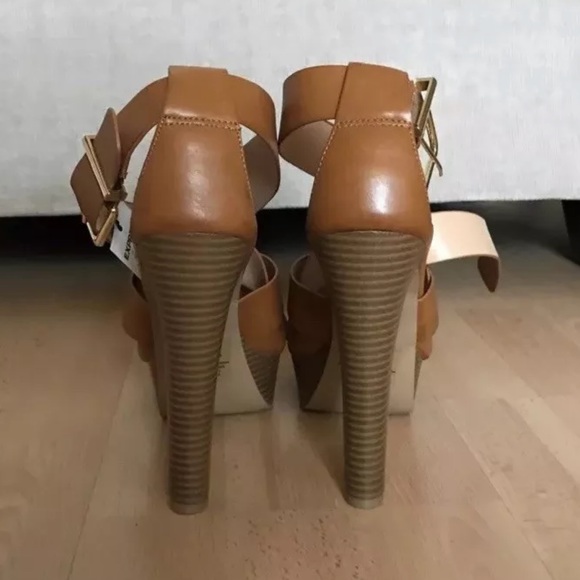 Express /Crisscross Strap Platform Heeled Sandal - Picture 3 of 9